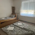 Viktor Apartmanhaz Lejlighed *