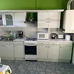 Viktor Apartmanhaz Lejlighed *