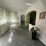 Viktor Apartmanhaz