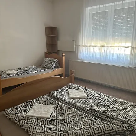 Viktor Apartmanhaz Apartament *