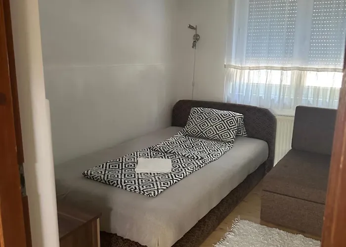 Viktor Apartmanhaz * Zamárdi