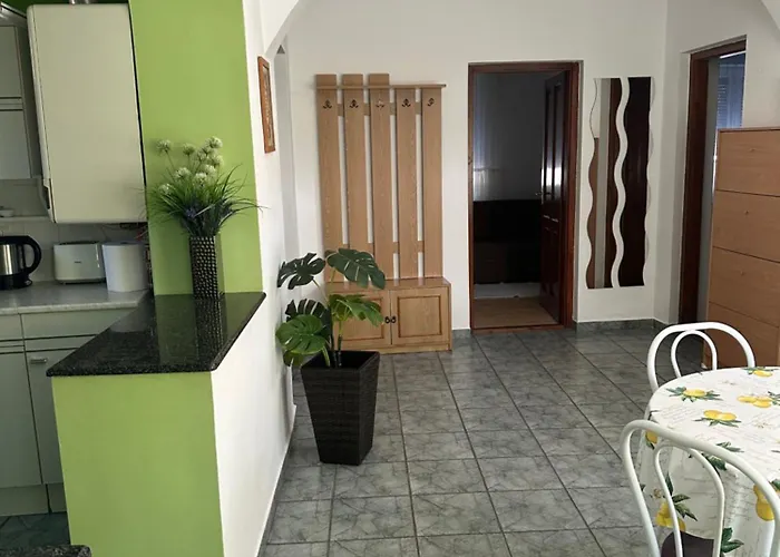 Viktor Apartmanhaz *