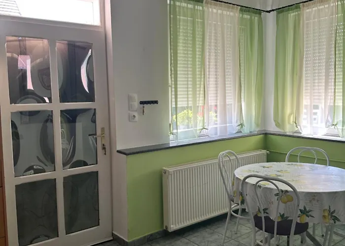 Viktor Apartmanhaz Zamárdi