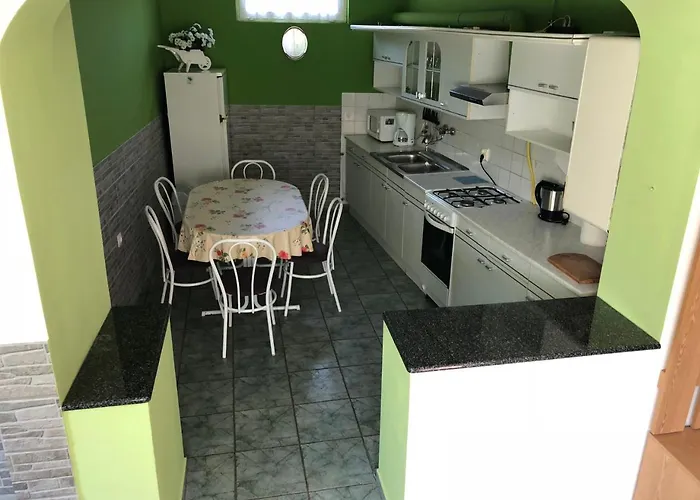 Appartamento Viktor Apartmanhaz *