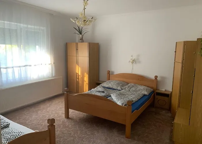Viktor Apartmanhaz Appartamento Zamárdi